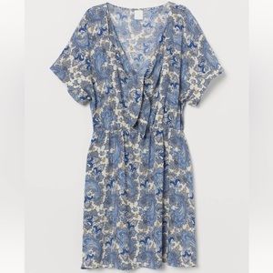 H&M Short Sleeve V-neck Tie-Front Paisley Mini Dress Size 10